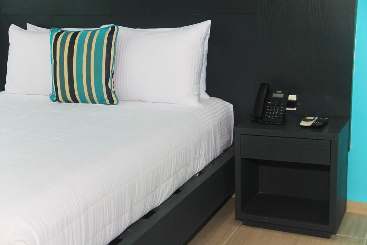 We Express Hotel Playa Del Carmen (Adults Only) מראה חיצוני תמונה